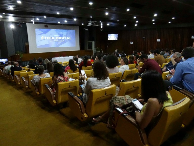 foto palestra digital cinco.jpg foto palestra digital cinco.jpg