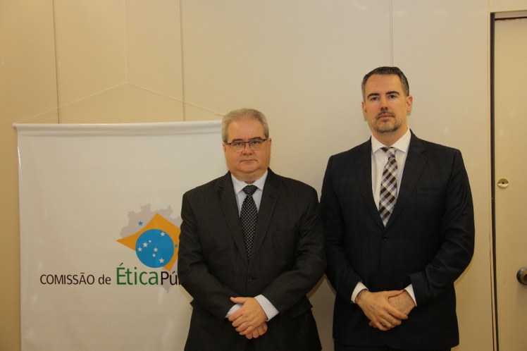 FOTO POSSE ANDRÉ TAVARES - NAVARRO E ANDRÉ.jpg