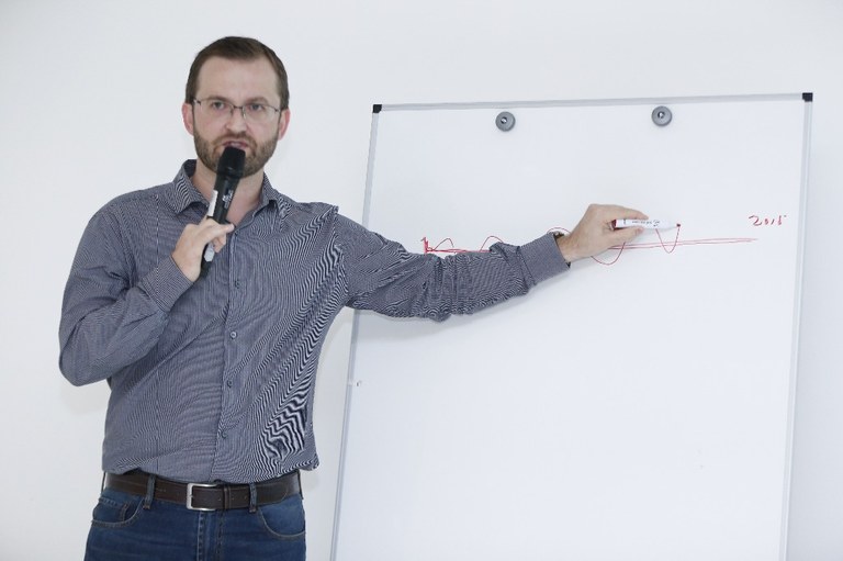 Prof Elsio Corá 1.JPG