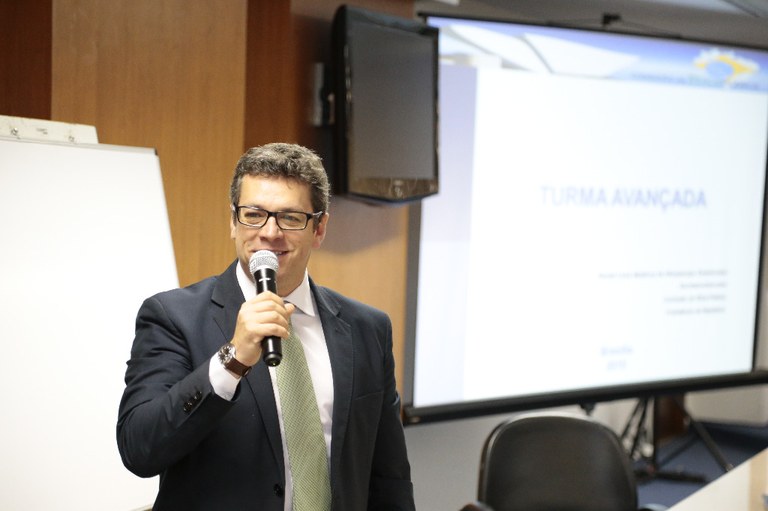 4 Professor Vanderlei de Oliveira Farias - Coordenador da Turma.JPG 4 Professor Vanderlei de Oliveira Farias - Coordenador da Turma.JPG