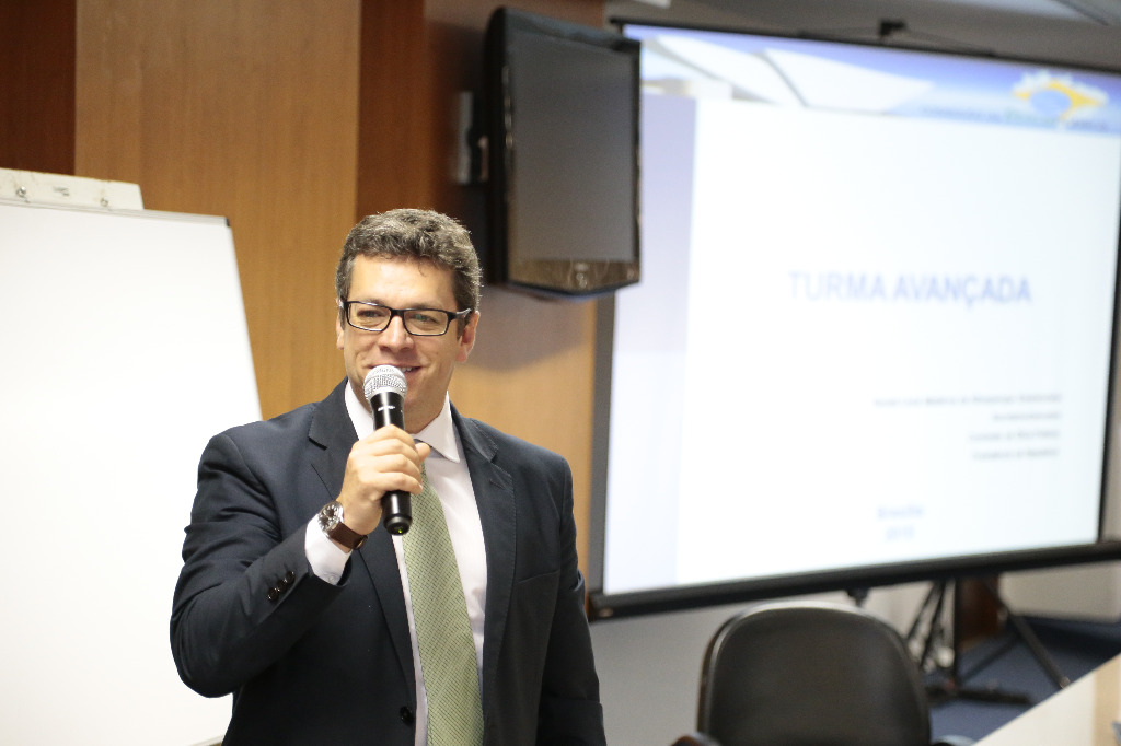 4 Professor Vanderlei de Oliveira Farias - Coordenador da Turma.JPG