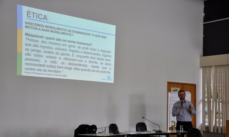 Prof. Elsio Corá - Fundamentos filosóficos da Ética 1.JPG
