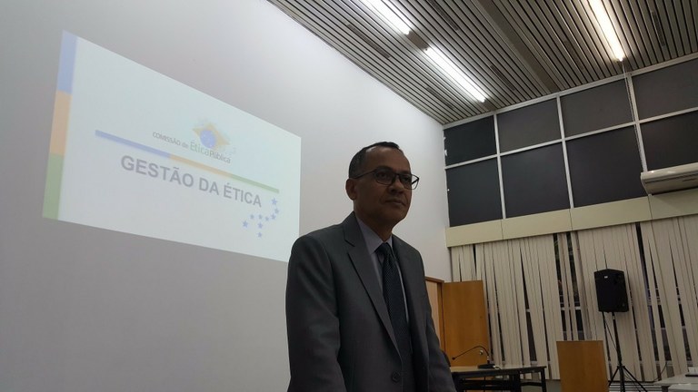 Prof. Raimundo Nonato - Gestão da Ética 1.jpg Prof. Raimundo Nonato - Gestão da Ética 1.jpg